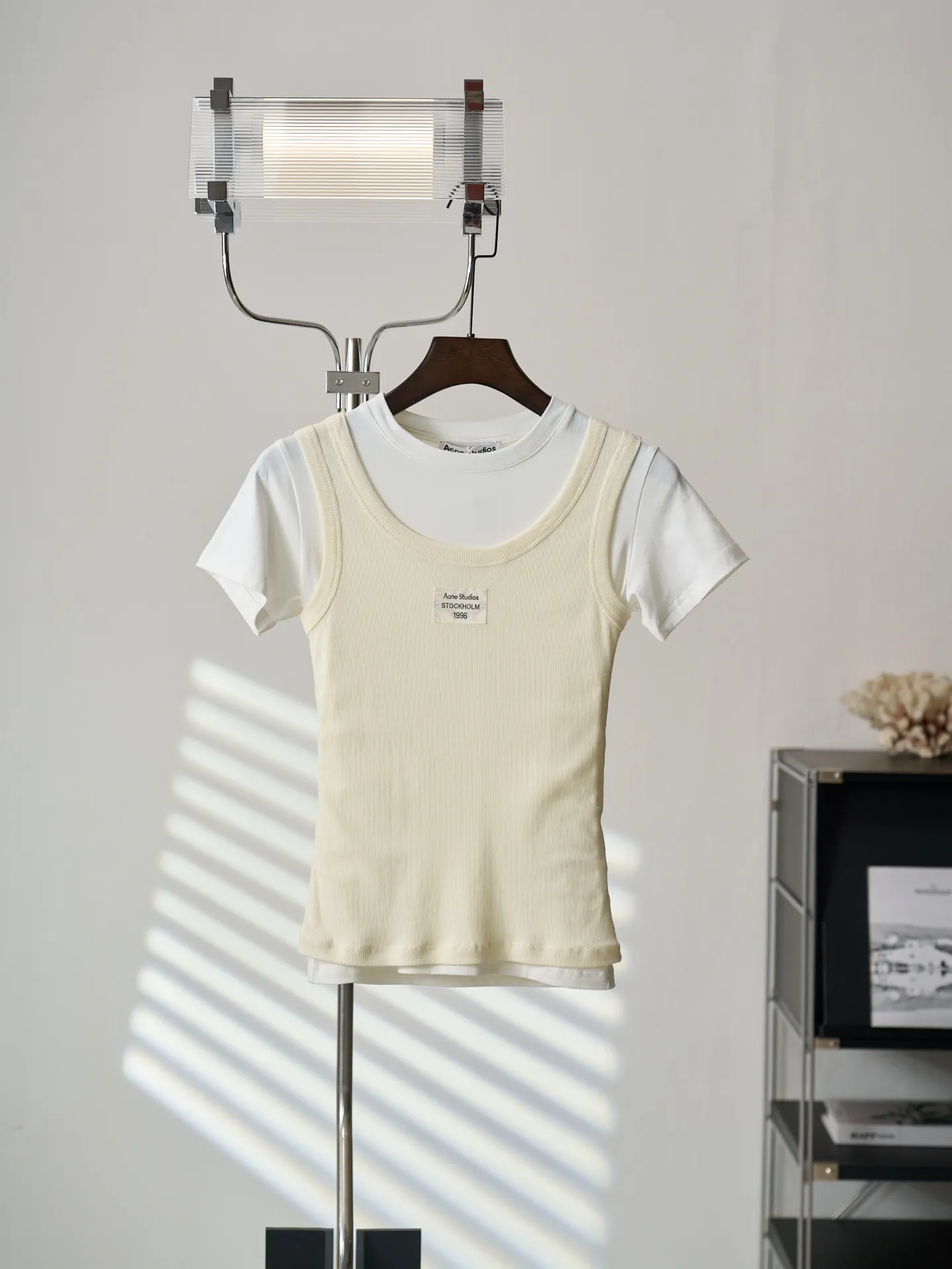 【 】Acne Studios 【In Stock】XS S M ，Breathable ， 。 ， ， ， 。 Acne Studios ， 。 ， 、 ， 。 ， ， 。 1. ， ， ， 。 2. ， ， 、 、 ； ， 。 3. ， ， ， 、 ， 。